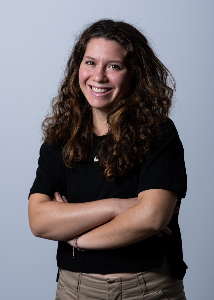 Hande Ozkalemkas - Graphic & Video Designer